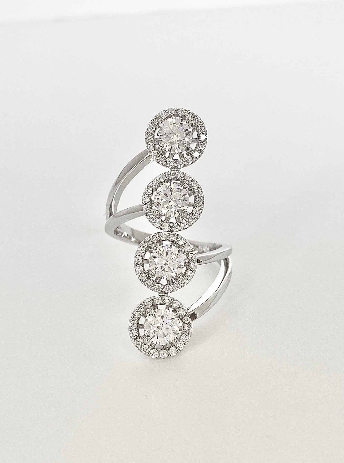 Chic Silver Alloy Infinity Ring Band with Cubic Zirconia Stones