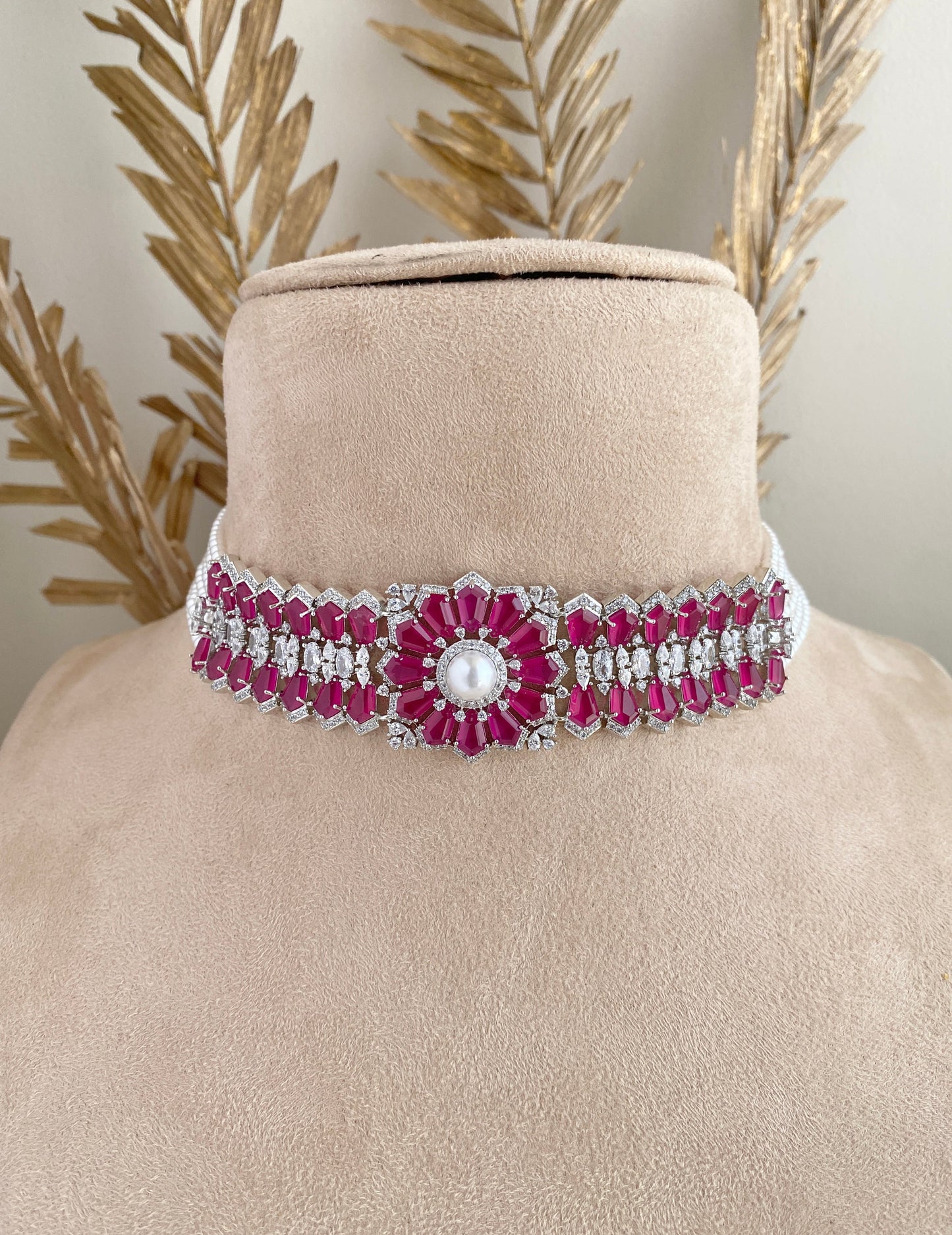 Rouge Petal Choker Set