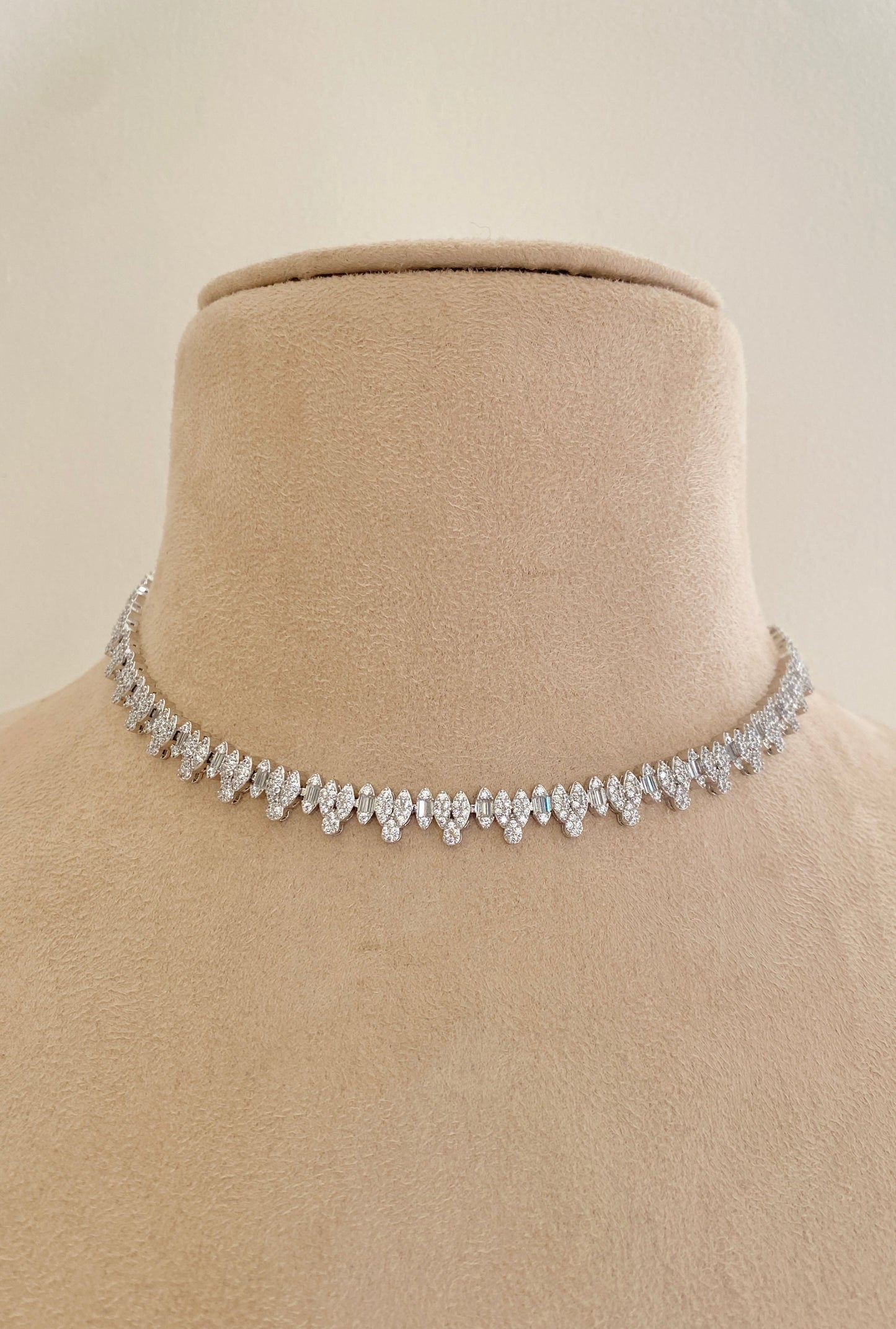 Velancia Necklace Set